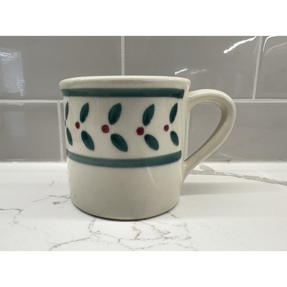 Hartstone Pottery Holly & Berries 14oz Mug Christmas Holiday Winter Vintage 1982